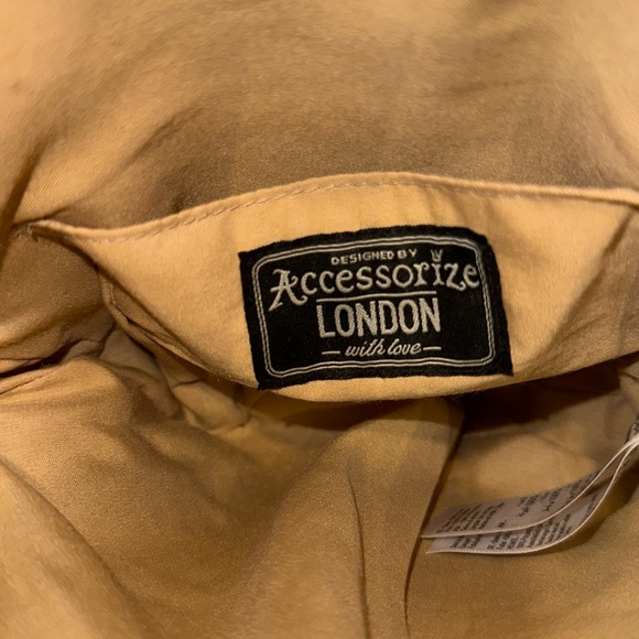 Round Jute Crossbody Bag - Picture 12 of 16